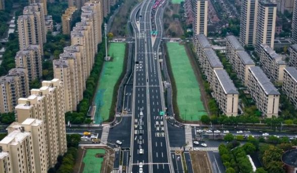 浙江杭州320国道快速路二期通车