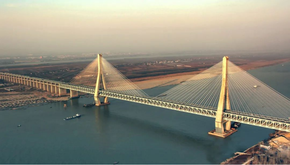 【国家工程师奖】“建桥天团”：高速铁路大跨度桥梁成果累累