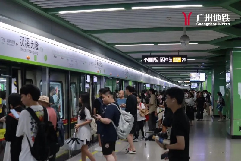 地铁临时停车是因为跑不动了吗？
