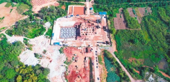 燕矶长江大桥建设挑战罕见地下断裂带——“沙琪玛”上打桥桩