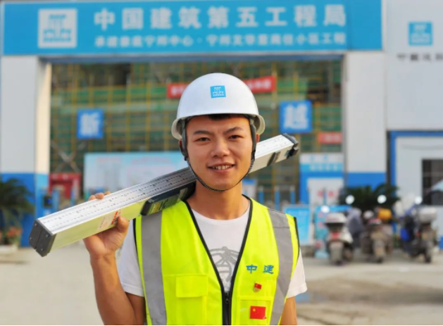 两会动态丨中建95后人大代表：为建筑工人代言